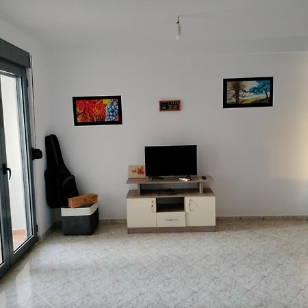 Taurasi Red Saranda Apartman Kültér fotó