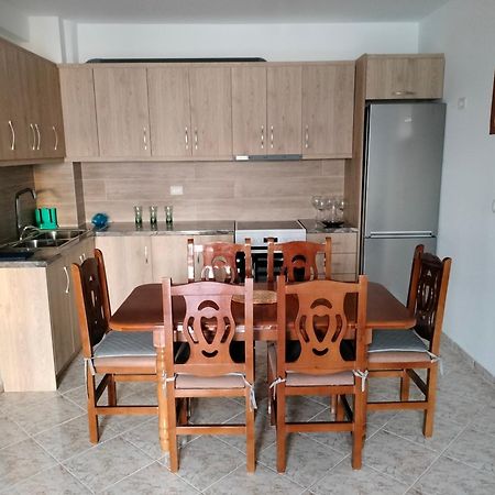 Taurasi Red Saranda Apartman Kültér fotó