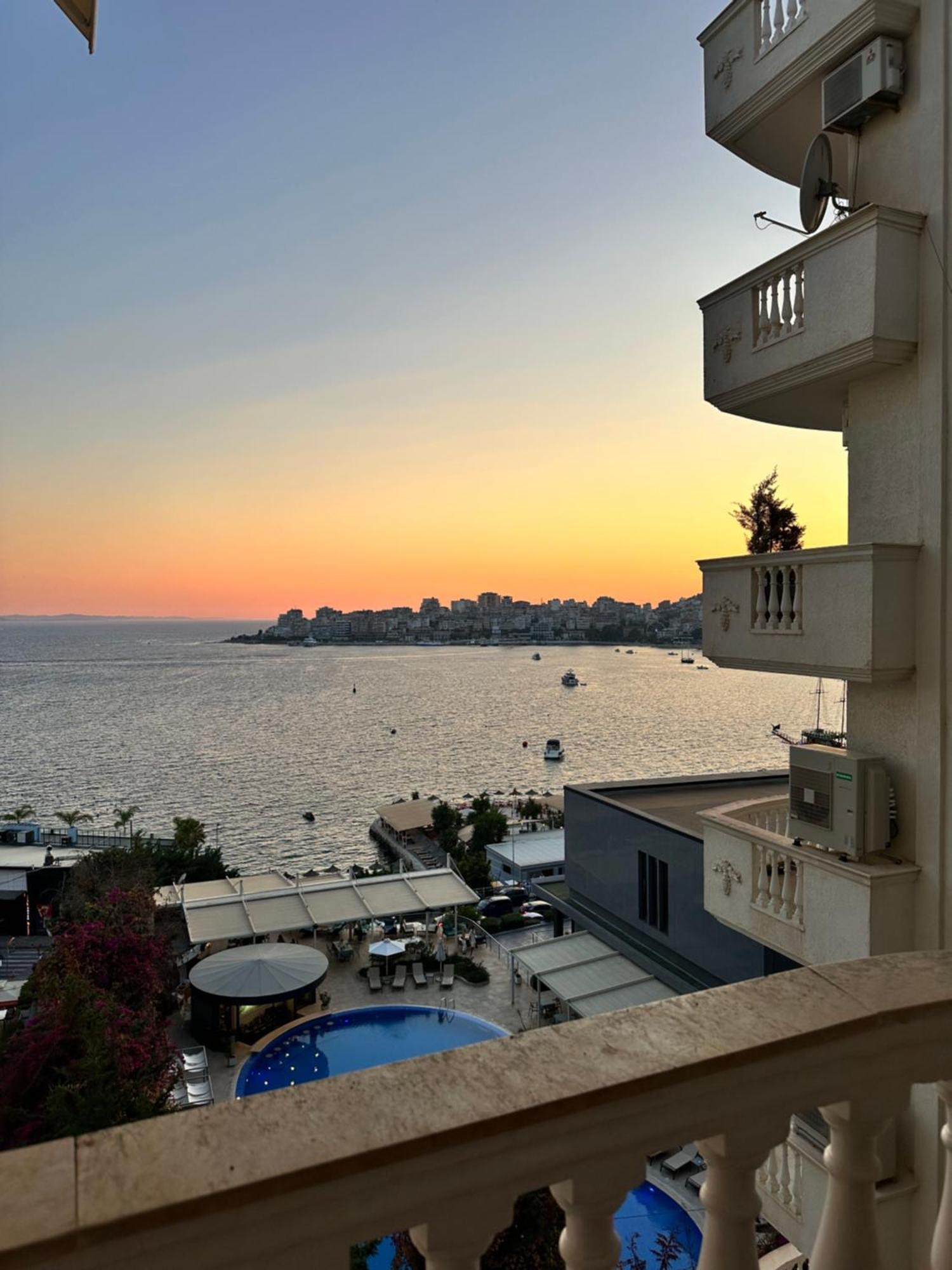 Taurasi Red Saranda Apartman Kültér fotó