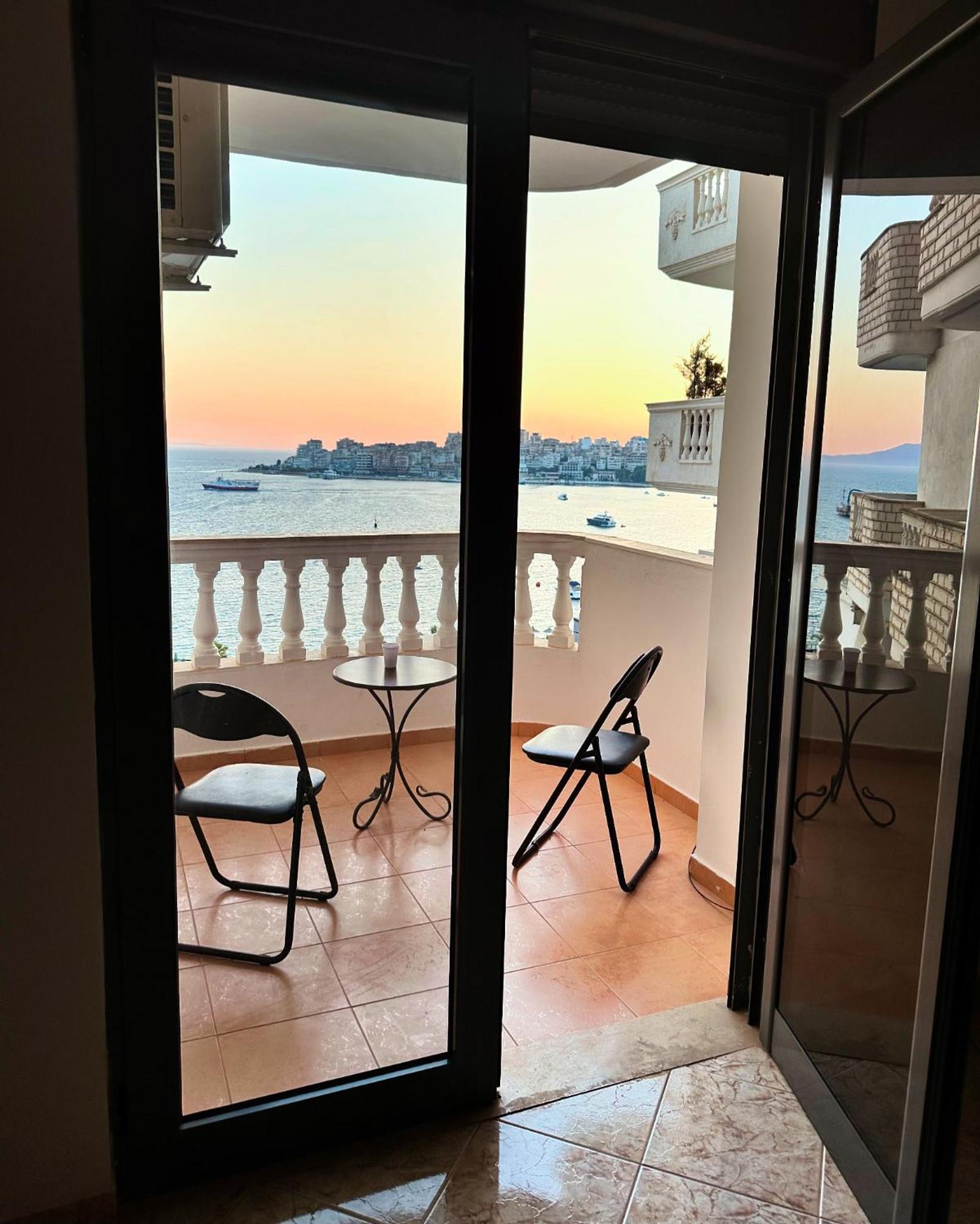 Taurasi Red Saranda Apartman Kültér fotó